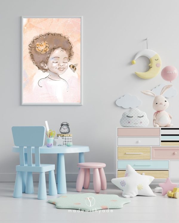 Een kinderkamer met een schilderij van een meisje met een vlinder op een Bij en het Meisje l Canvas.